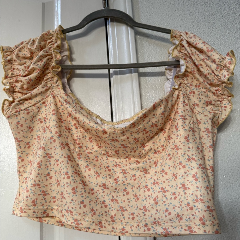 Floral Ruffle Crop Top